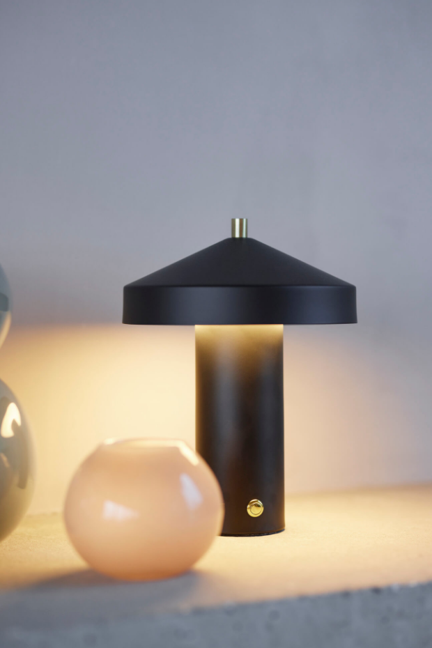 Lampe en acier avec abat-jour