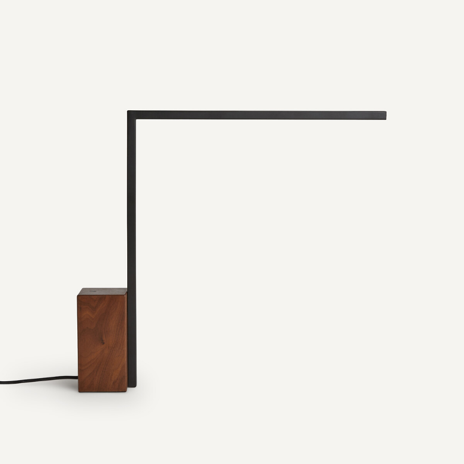 Lampe de bureau métal fer et noyer, Ikori