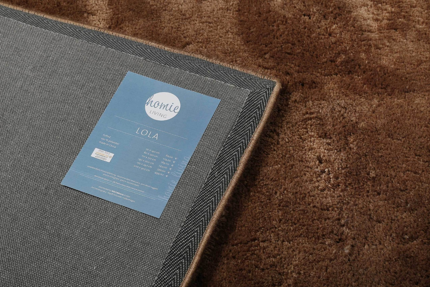 Tapis à poils longs avec de légères rayures ,  Lulu