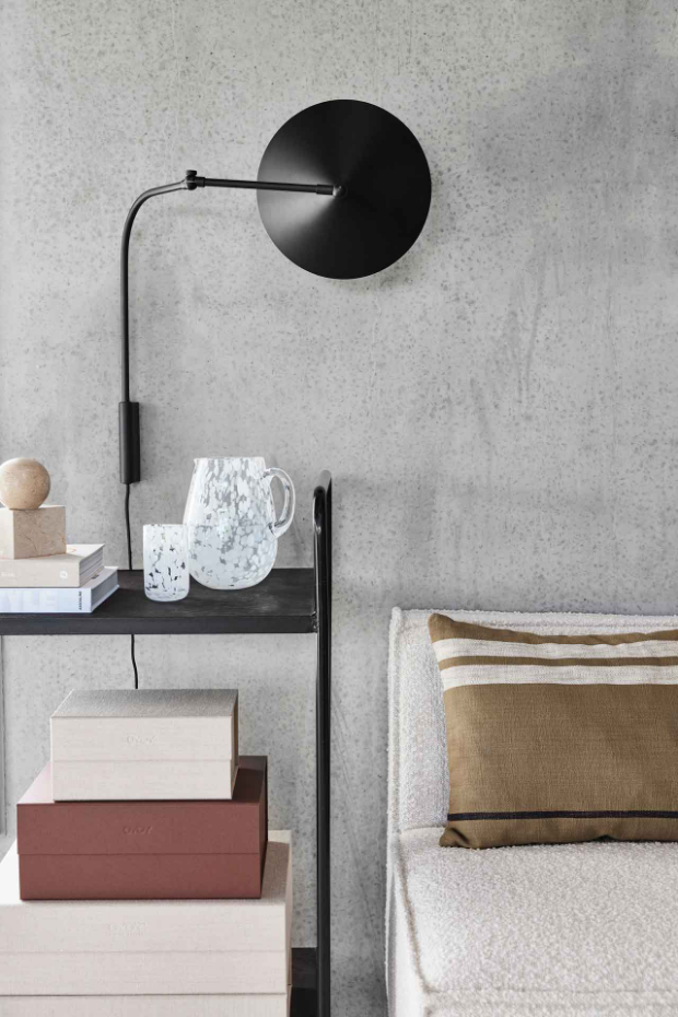 Lampe en métal orientable
