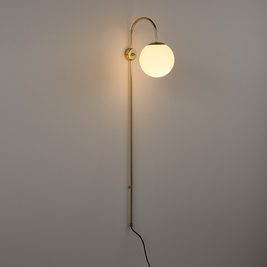 Applique laiton et verre opaline, Moricio