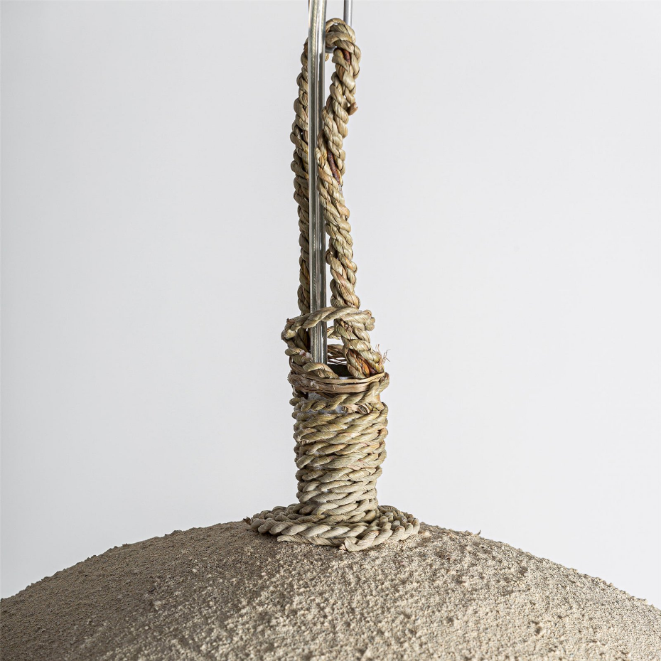 Lustre suspendu en résine finition rugueuse