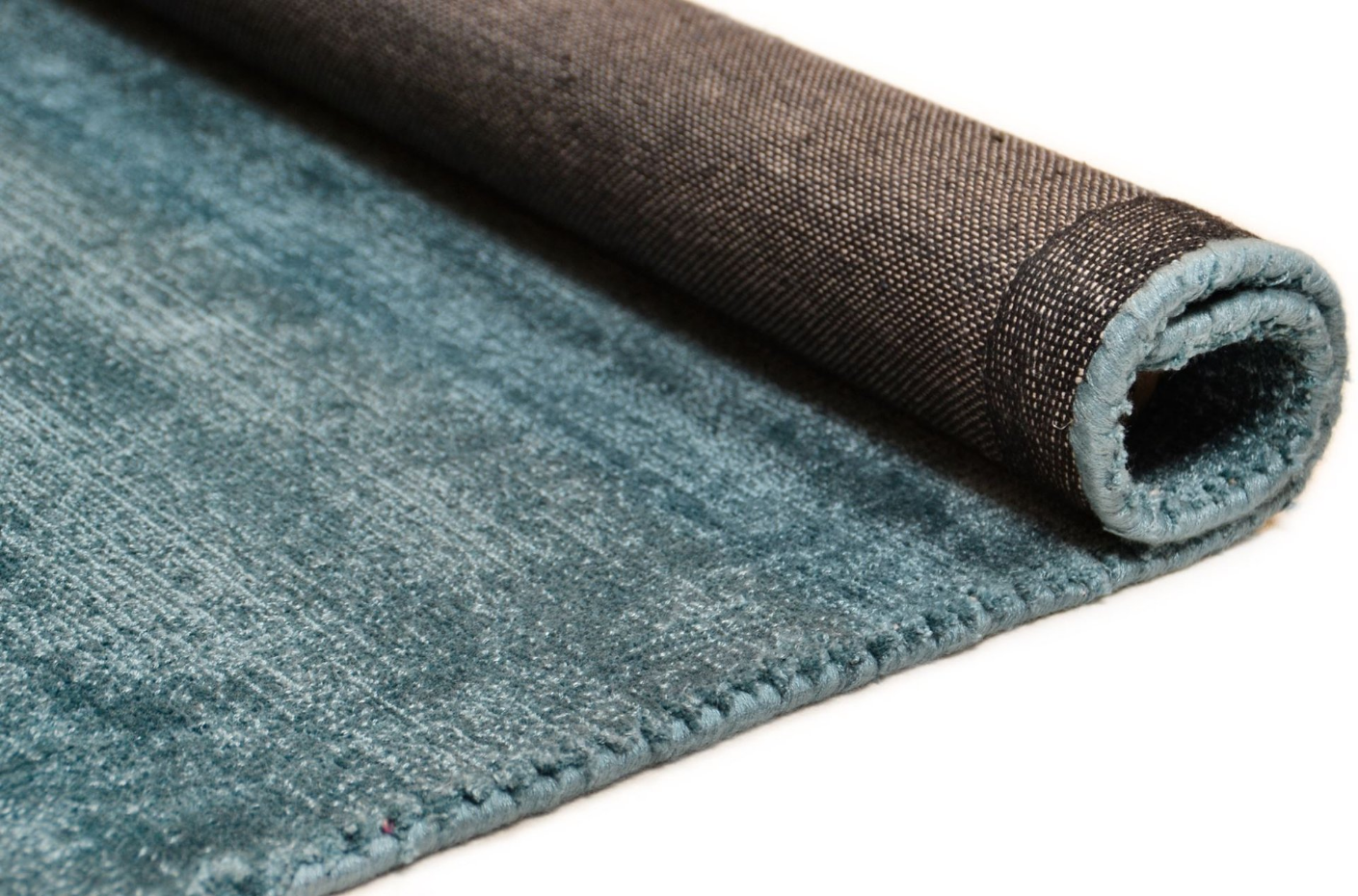 Tapis en viscose tissé main aspect vieilli - Shine