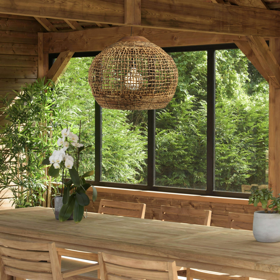 Suspension boule 60x60cm en abaca couleur naturelle et teck FOLELLI