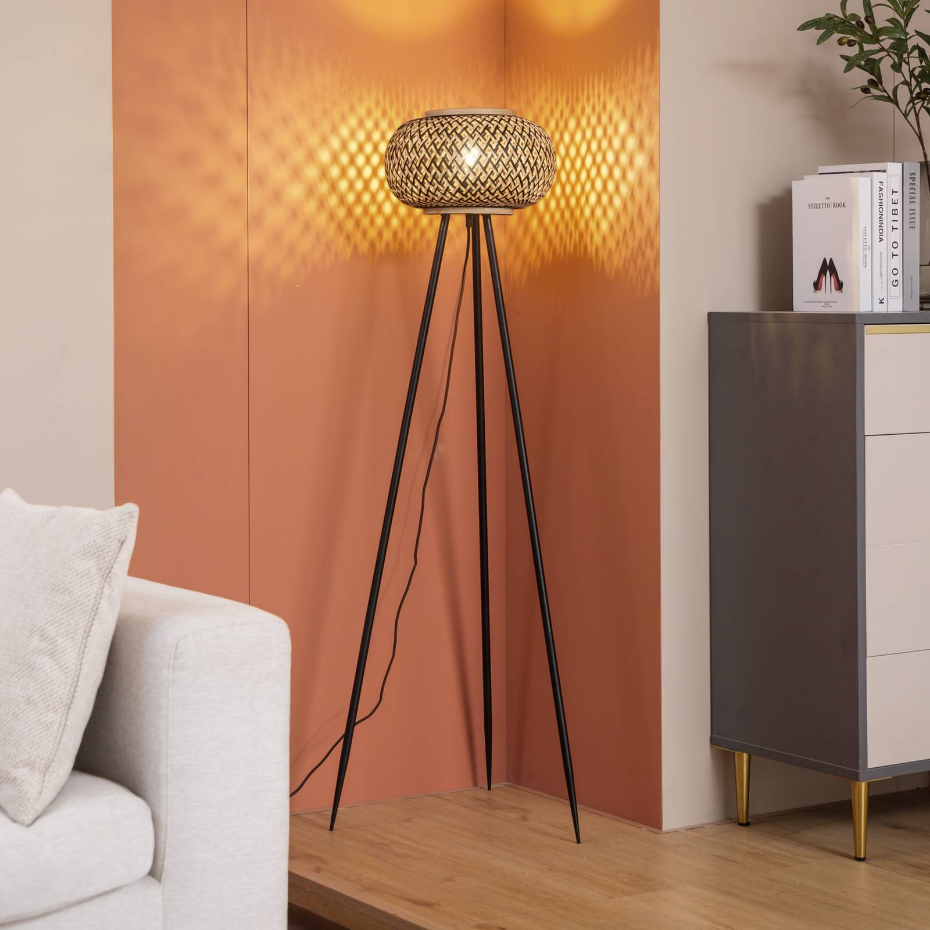Lampadaire en bois traditionnel, Nerys