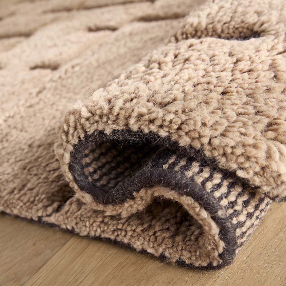 Tapis noué main, 93 % laine, Tézé
