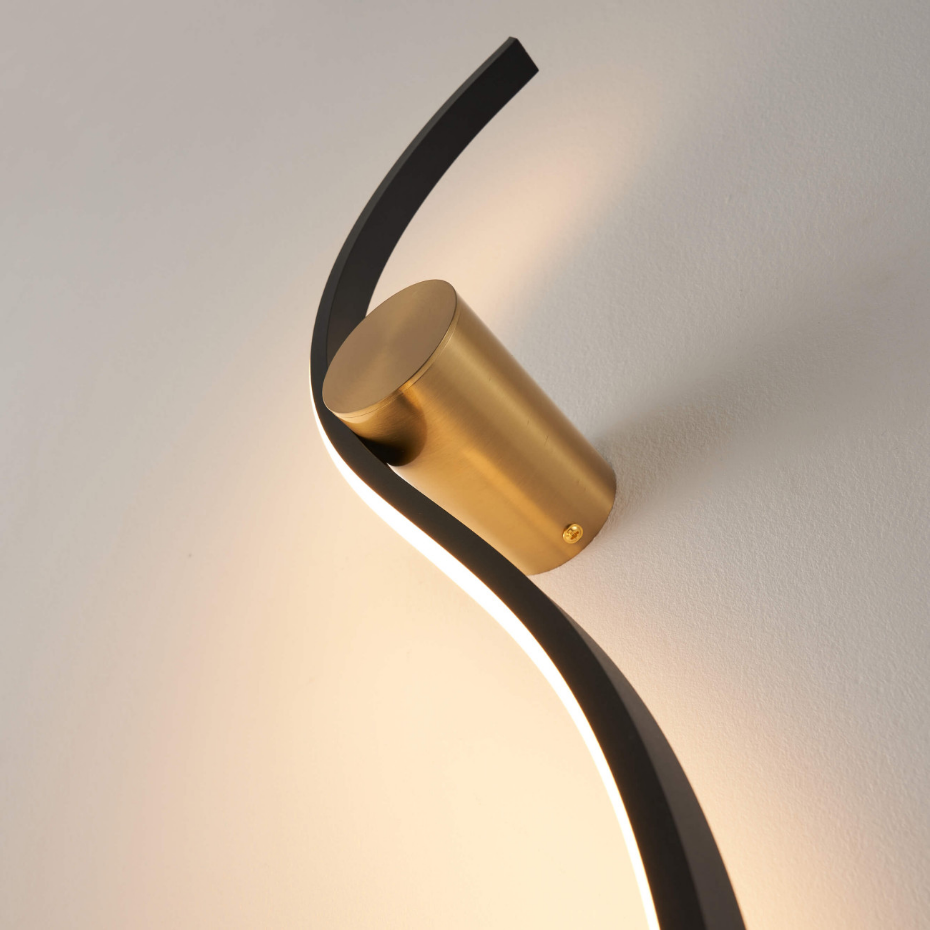 Applique LED élégante et longiligne - CURVA