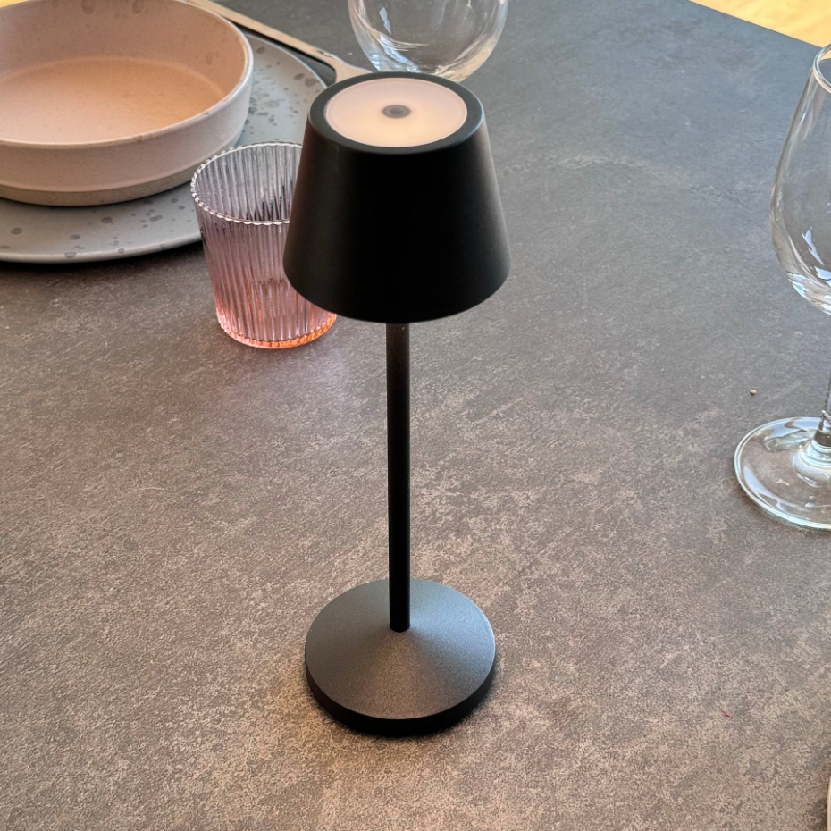 9 Lampe de table EMILY + Socle de charge