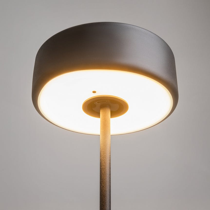 Lampe de table rechargeable en métal ALMA