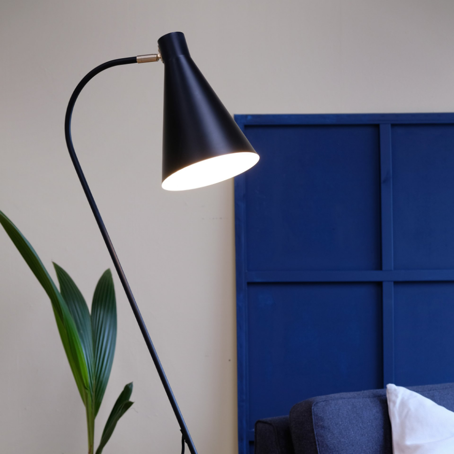 Lampadaire en métal noir MILES