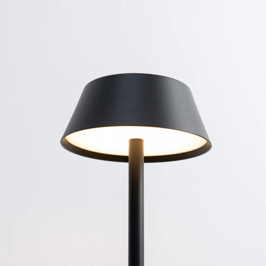 Lampe à poser LED avec chargeur - FABRO