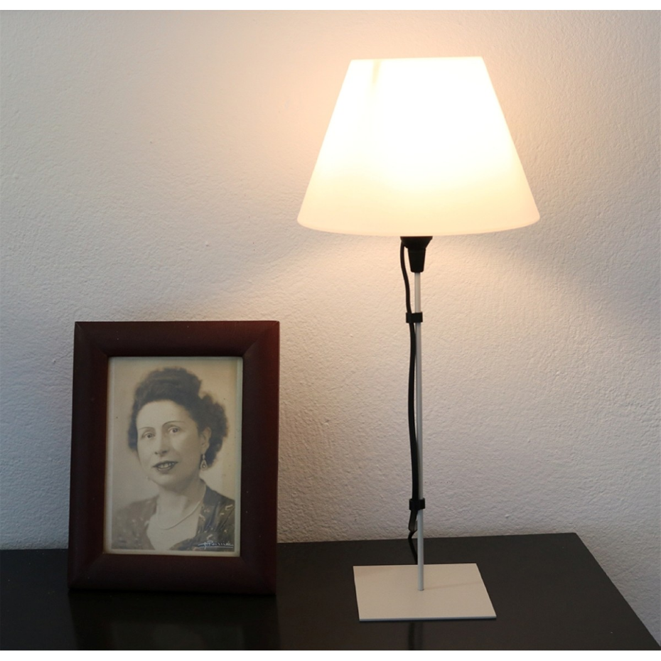 Lampe métal filaire, LIF