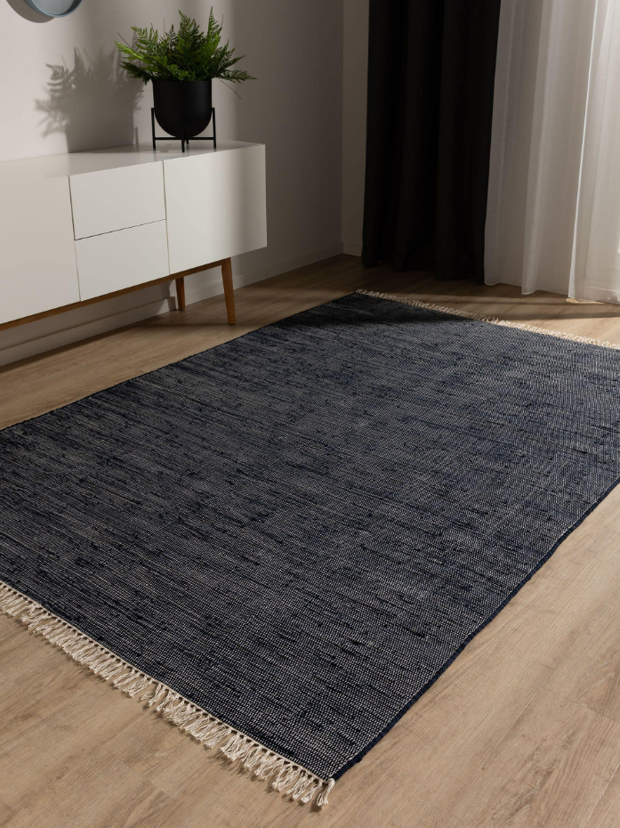 Tapis fabriqué à partir de matériaux recyclés tissé main TOM