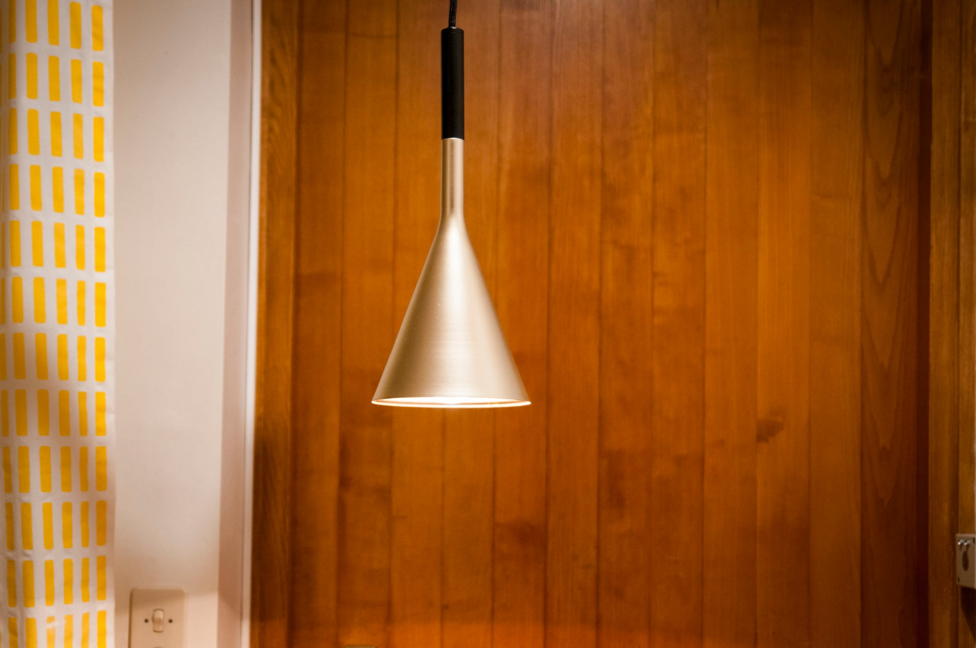 Luminaire suspendu finition dorée en laiton BOB