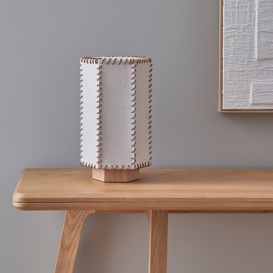 Lampe à poser en chêne et lin, SIXTA