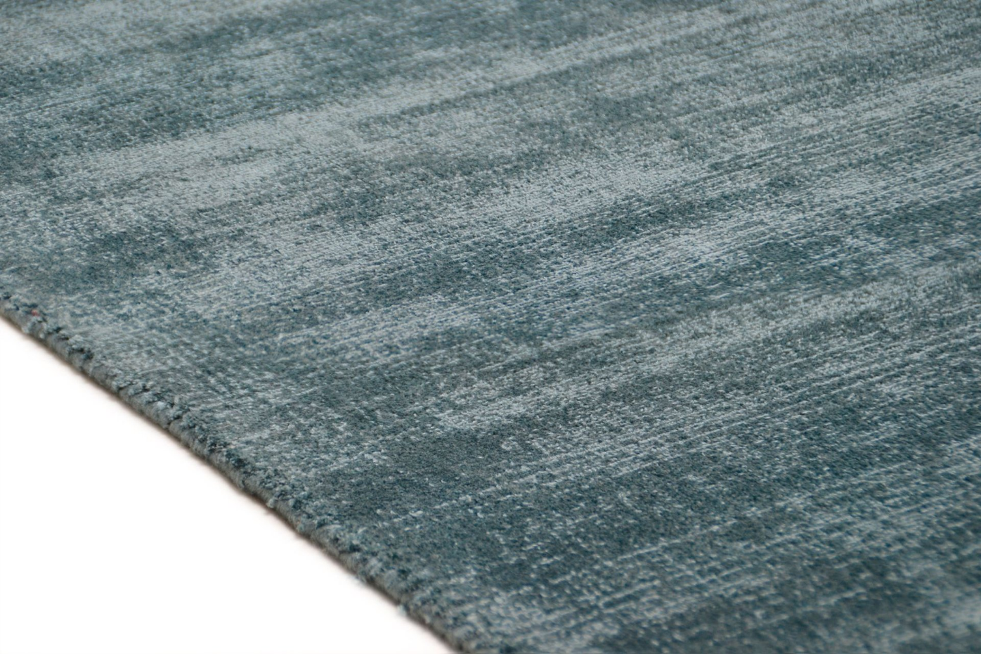 Tapis en viscose tissé main aspect vieilli - Shine