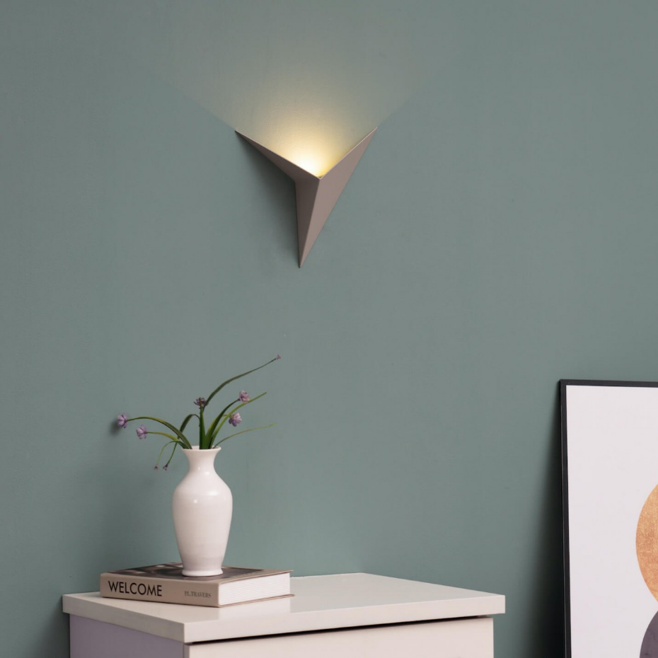 Applique triangle LED design - LONDON