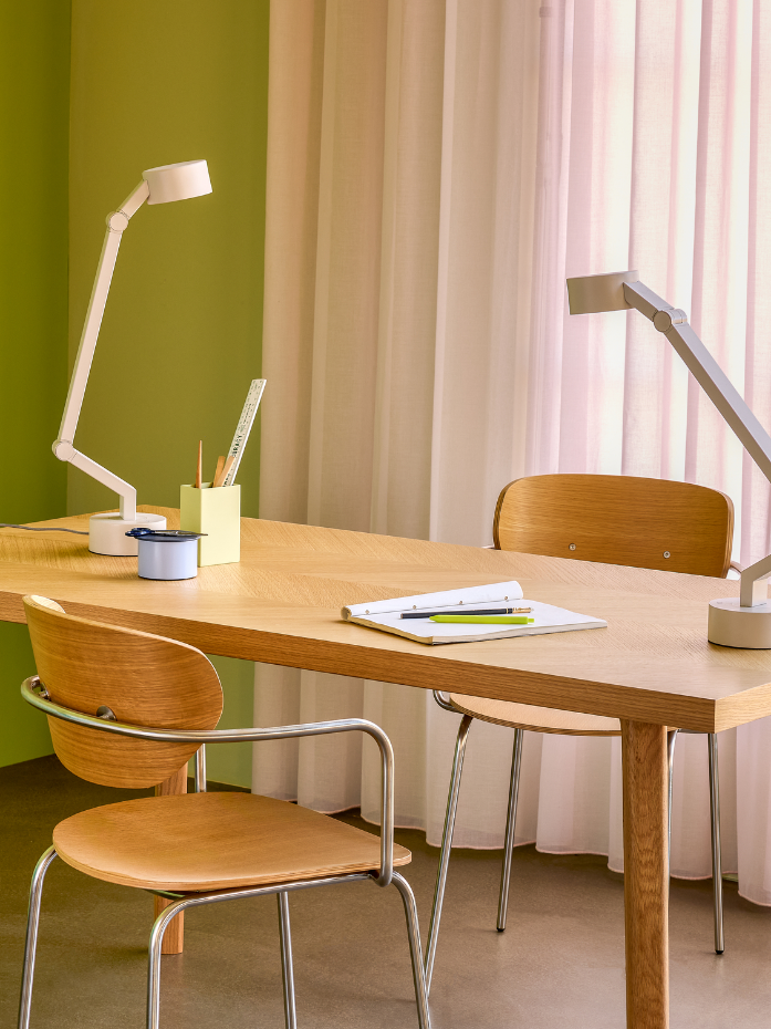 Lampe de table en fer et polycarbonate VERVE