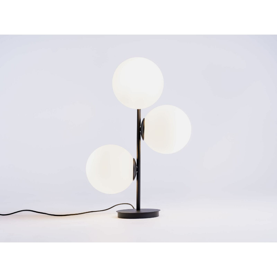 Lampe de table en acier Bobler