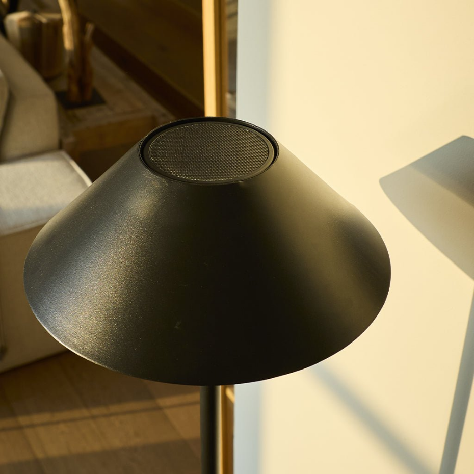 Lampadaire solaire NERIO TALL en acier noir H150cm