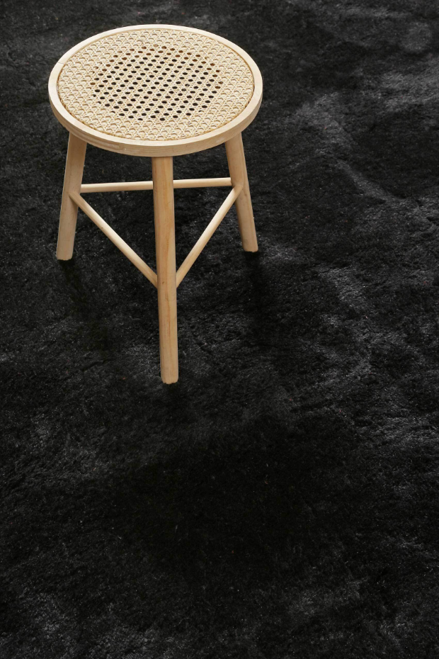Tapis à poils longs avec de légères rayures ,  Lulu