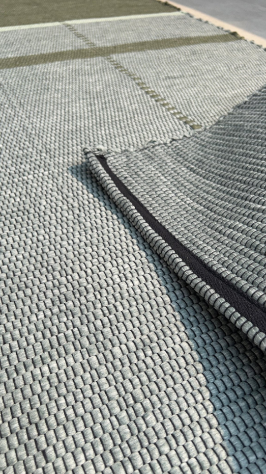 Tapis en fibres recyclées tissé à la main LEONOR