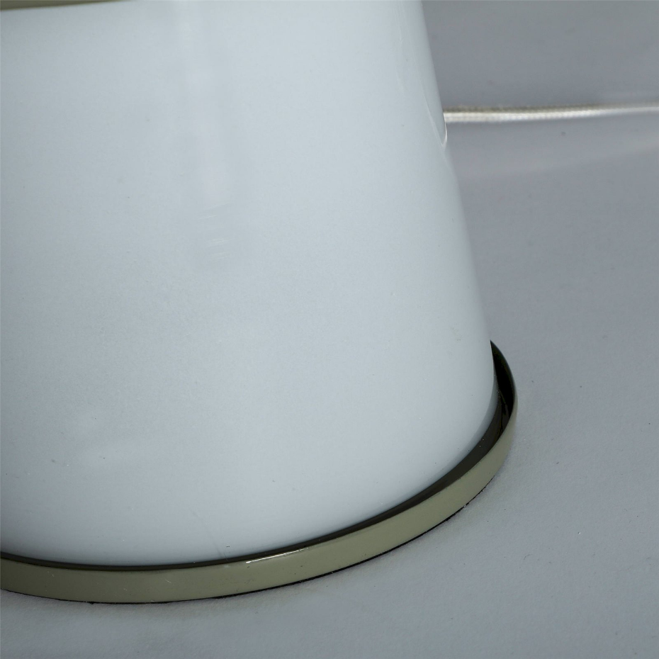 Lampe de table en verre et fer