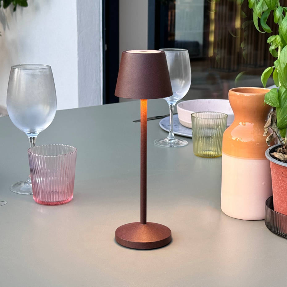 9 Lampe de table EMILY + Socle de charge