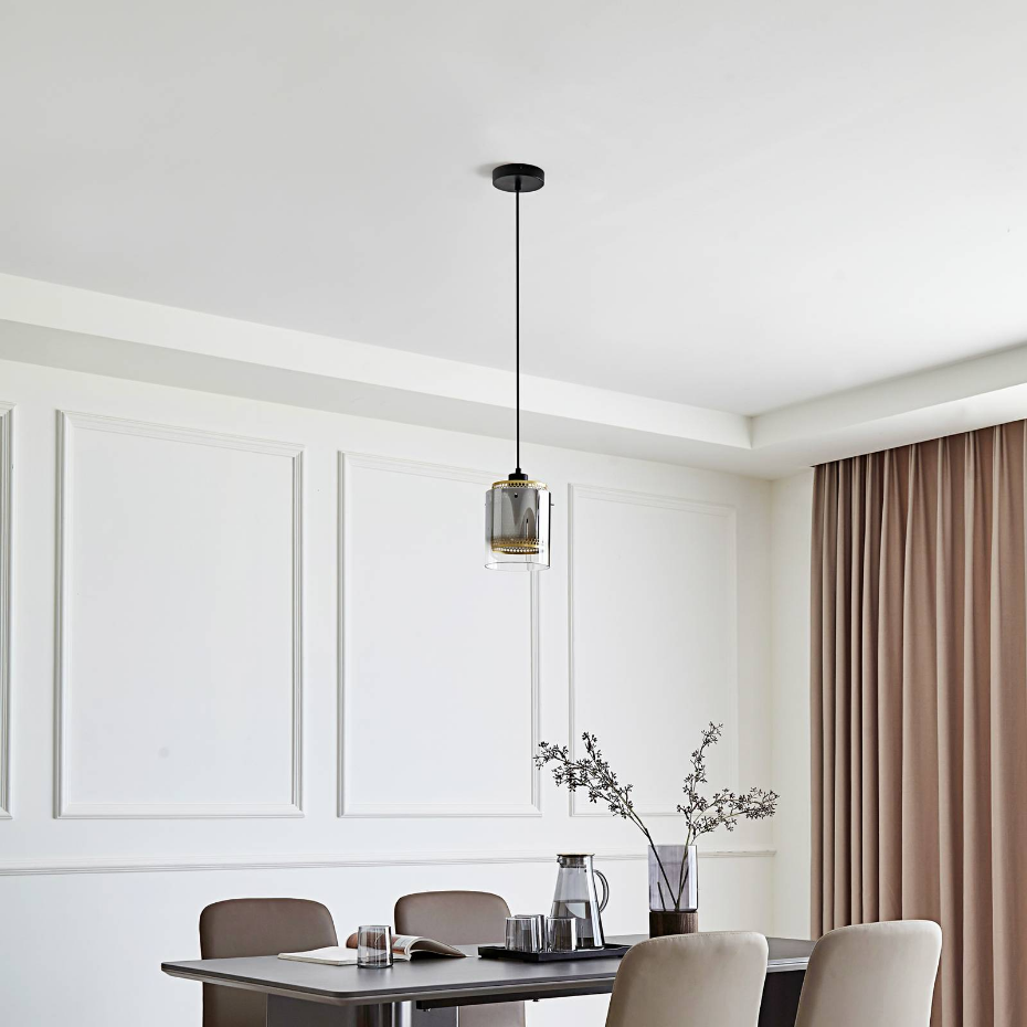 Suspension en verre moderne, Sterzy