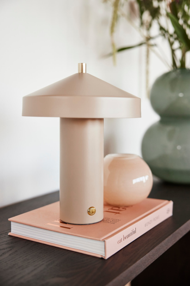 Lampe en acier avec abat-jour