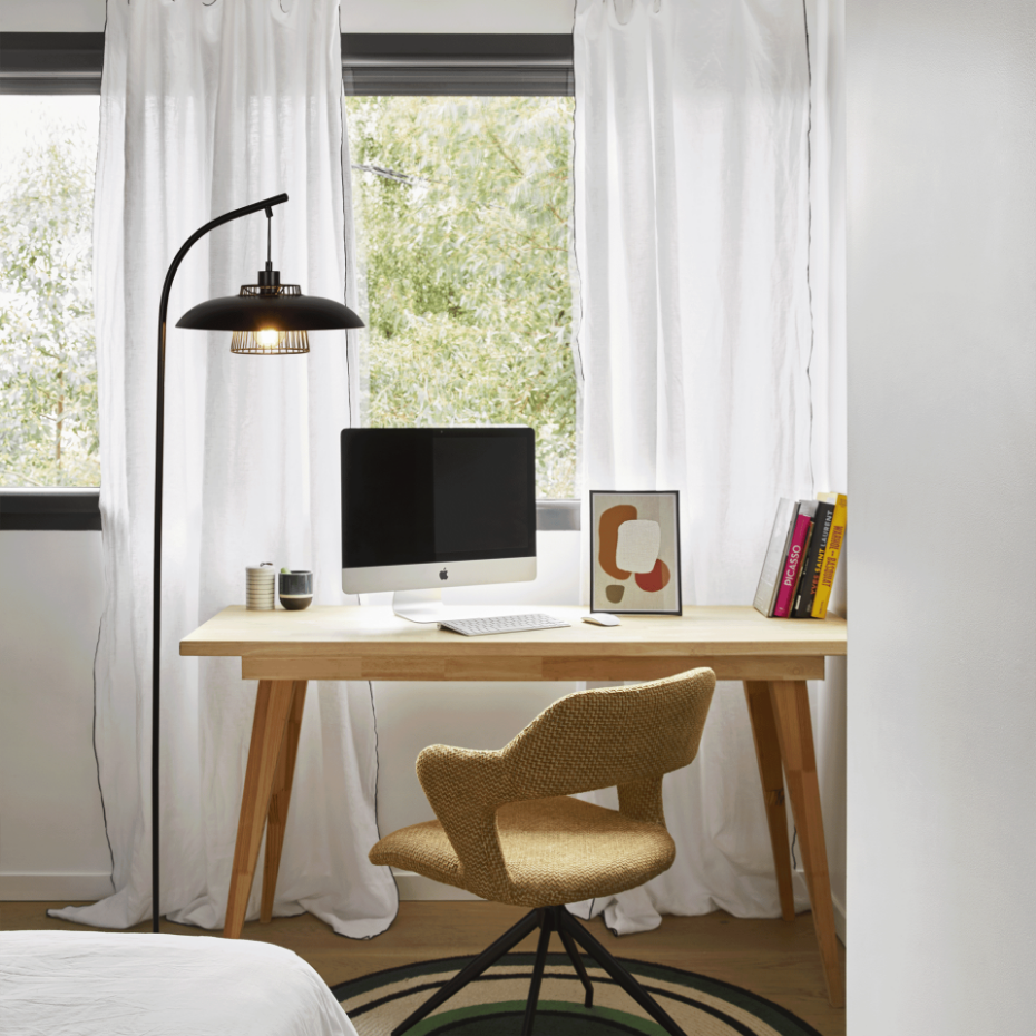 Lampadaire en acier, SITIO