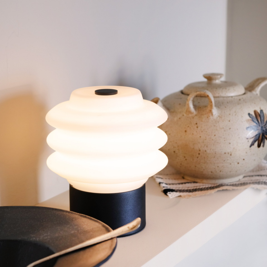 Lampe à poser LED verre opale DIVA