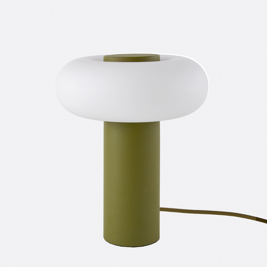 Lampe à poser, en métal fer et opaline, H25,6 cm, OMER