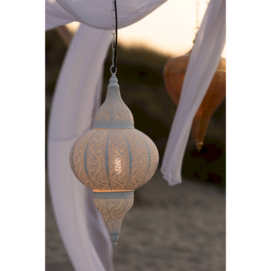Lampe suspendue orientale en métal ajouré organique