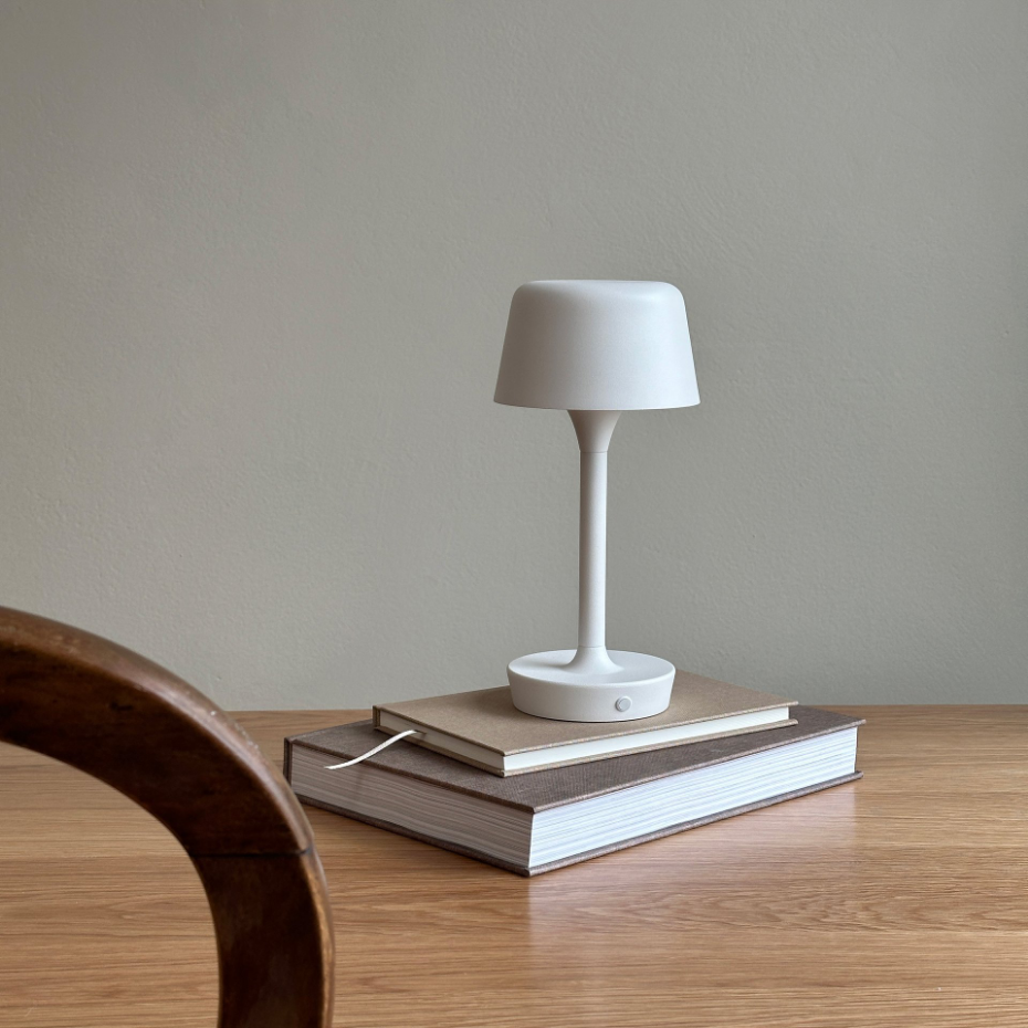 Lampe à poser en métal LED FLOW