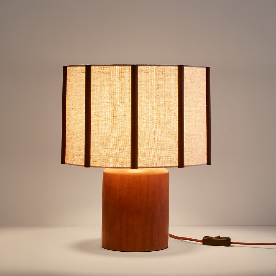 Lampe à poser en hévéa et lin, Vintela