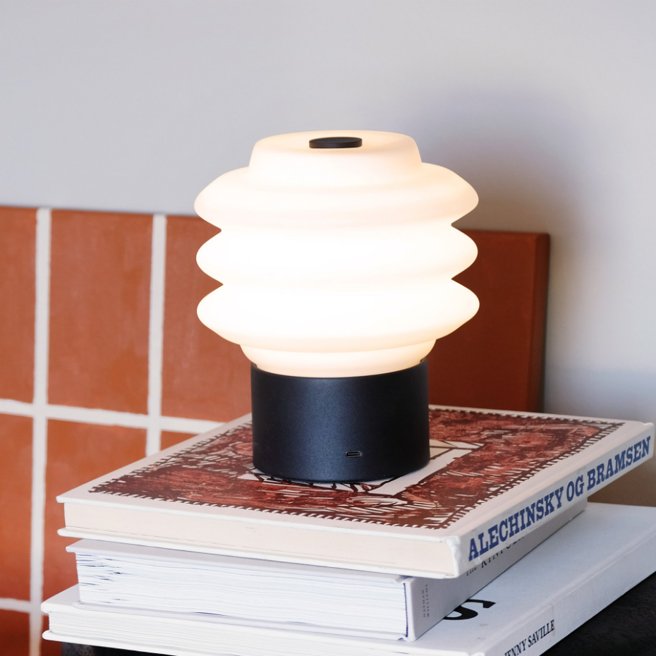 Lampe à poser LED verre opale DIVA