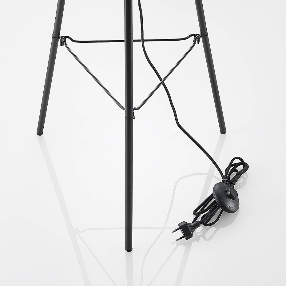 Lampadaire en bois traditionnel, Canyana