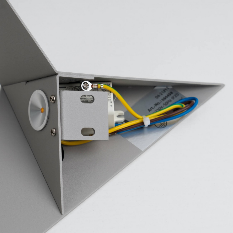 Applique triangle LED design - LONDON