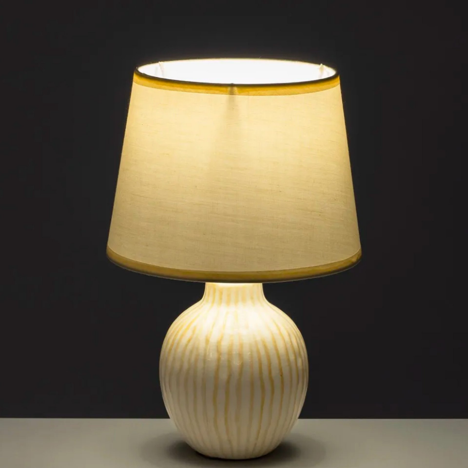 Lampe à poser céramique beige et abat jour blanc 18x18x28cm