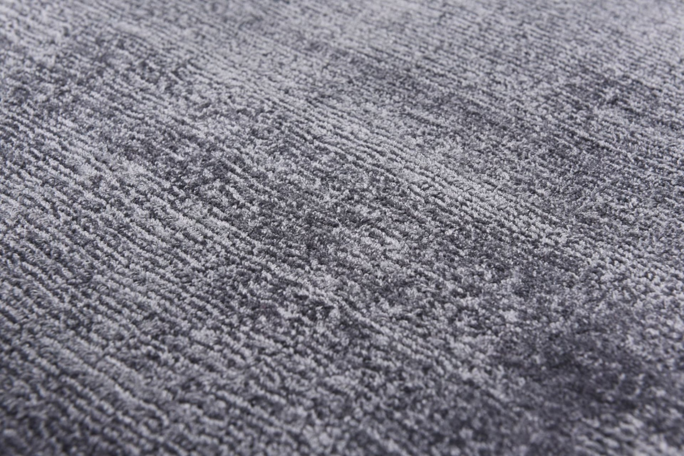 Tapis en viscose tissé main aspect vieilli - Shine