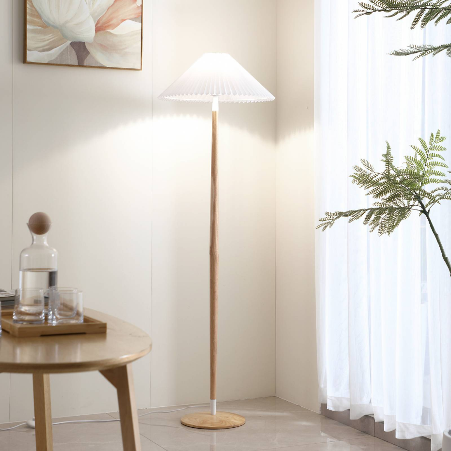 Lampadaire en bois scandinave, Ellorin