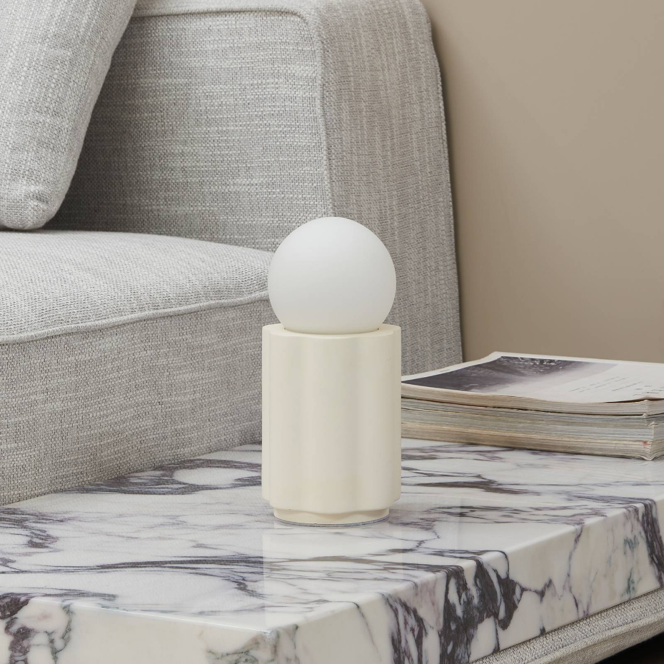 Lampe à poser en plâtre moderne, Nielson