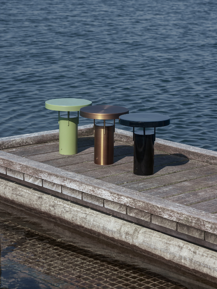 Lampe portable en acrylique et fer BRINGME