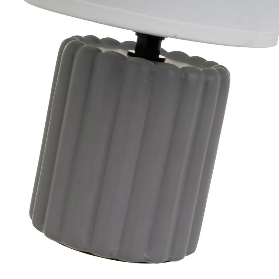 Lampe à poser céramique gris et abat-jour blanc 13x13x24cm