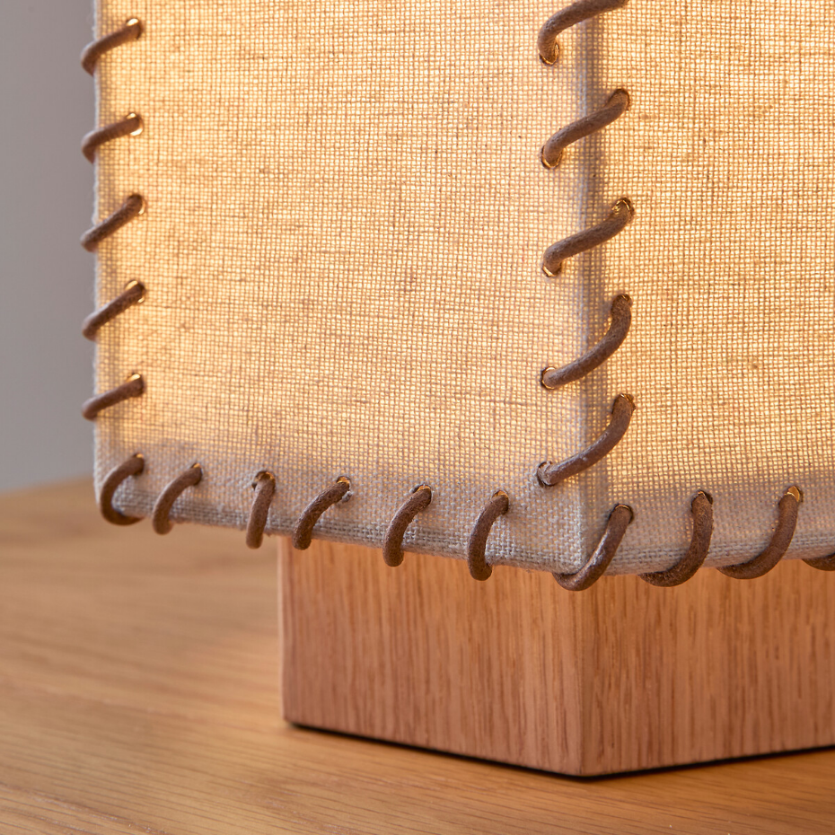 Lampe à poser en chêne et lin, SIXTA