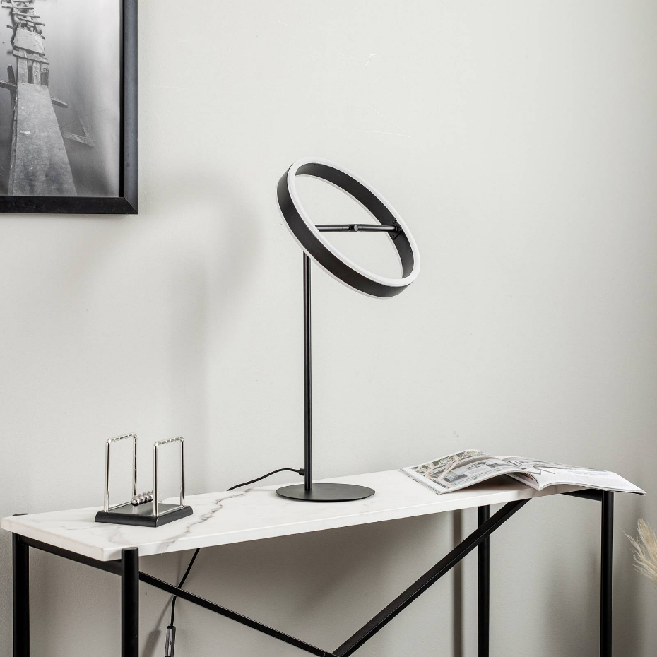 Lampe à poser en métal designLED, Yekta