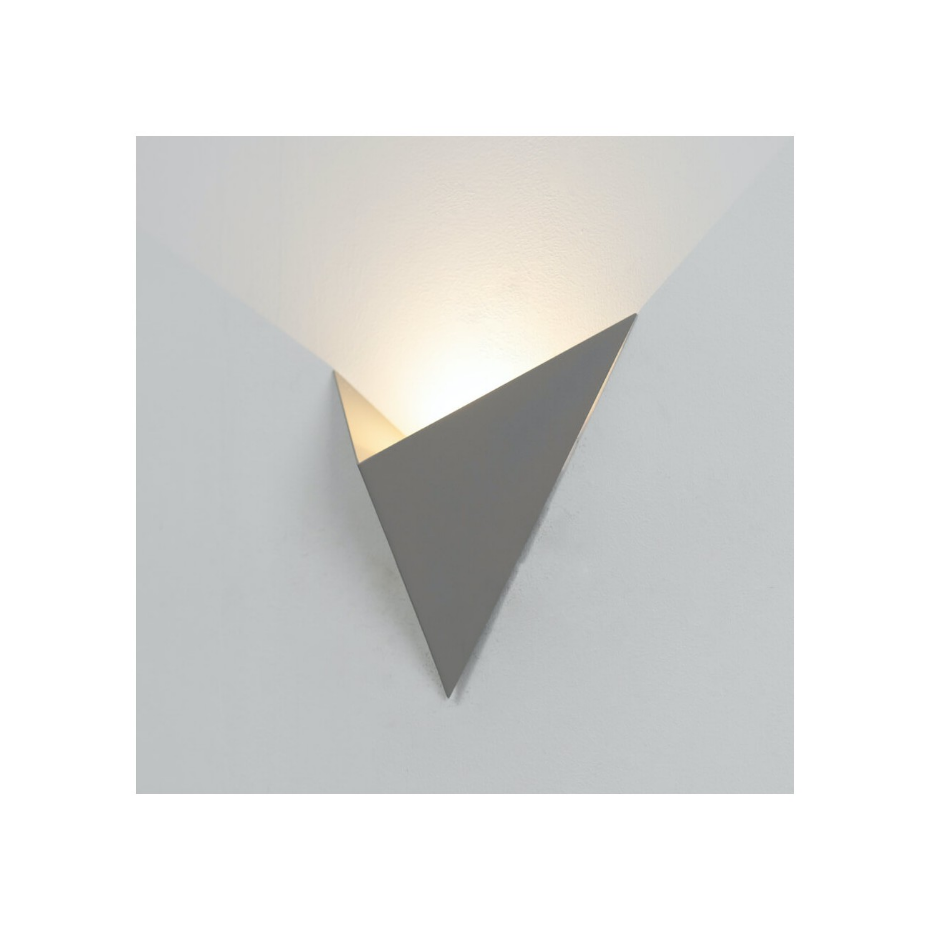 Applique triangle LED design - LONDON