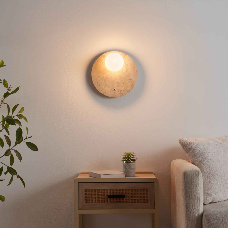 Applique globe opale sur travertin - ORÉ