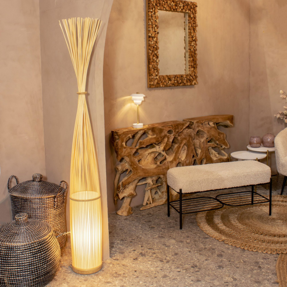 Lampadaire en bambou tressé